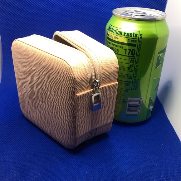 Pink- Pocket jewelry case, PU leather Perfect for travel organizer 3.93 x 3.93 - Picture 3 of 11